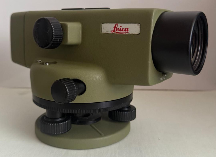 ترازیاب WILD NAK2 کارکرده با دقت و کیفیت بالا