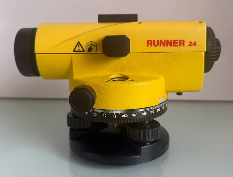 خرید ترازیاب لایکا مدل RUNNER 24 با زوم بالا
