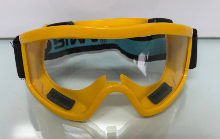 خرید عینک محافظ چشم مخصوص لیزر