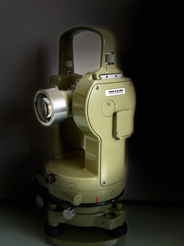 تئودولیت مکانیکی WILD مدل T1