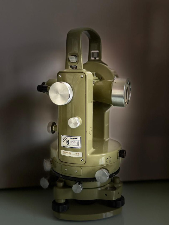 خرید تئودولیت مکانیکی WILD مدل T1 با ضمانت اصل بودن