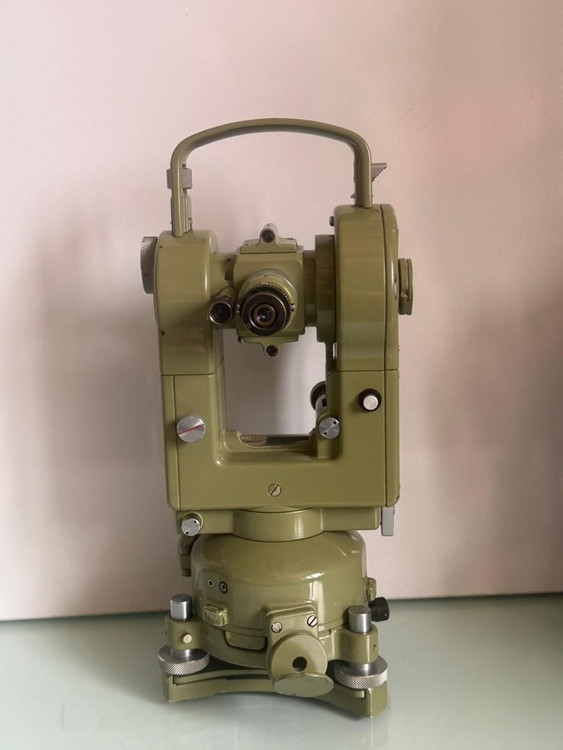 خرید تئودولیت مکانیکی WILD مدل T2 با گارانتی