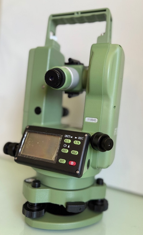 خرید تئودولیت دیجیتال فویف سری DT205 D با کیفیت بالا