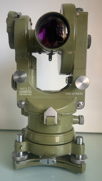 خرید تئودولیت مکانیکی ویلد مدل RDS جنس بدنه فلزی