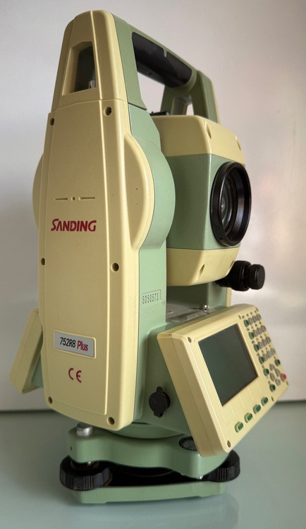 خرید توتال استیشن سندینگ مدل 752R8 PLUS دقت 2 ثانیه با کارت حافظه