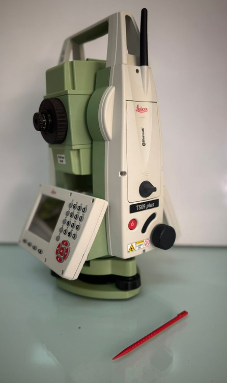 خرید توتال استیشن لایکا TS 09 PLUS R1000 دقت یک ثانیه صفحه نمایش رنگی