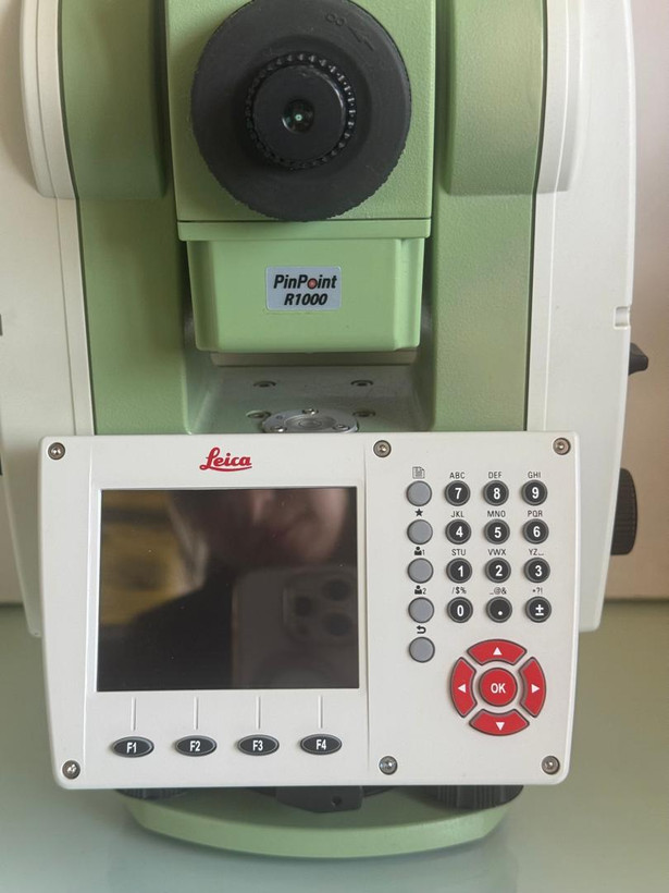 توتال استیشن لایکا TS 09 PLUS R1000 دقت یک ثانیه
