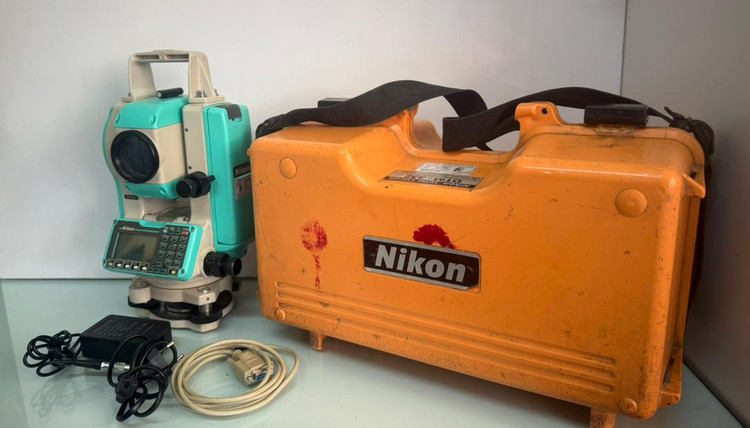 خرید توتال استیشن نیکون DTM 332 دقت 5 ثانیه با جعبه ی اورجینال