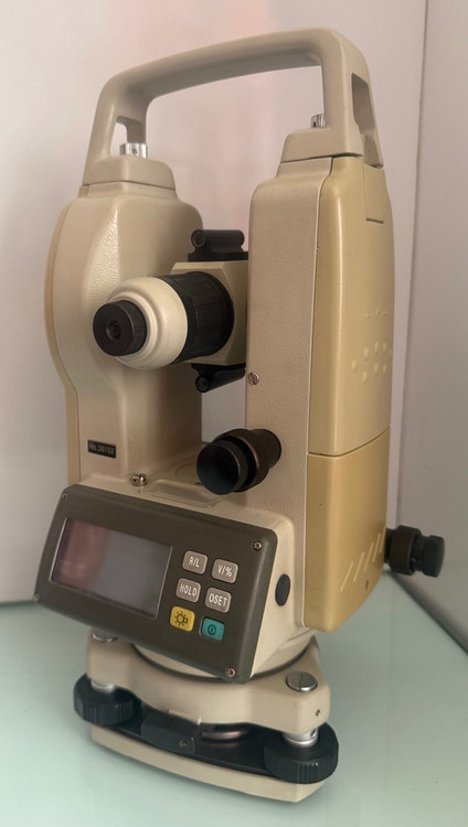 خرید تئودولیت دیجیتال آستور مدل EDT 20 L با اپتیک لیزری