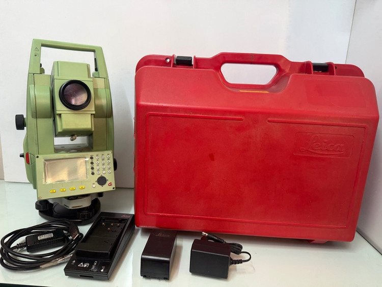 خرید توتال استیشن لایکا TCR 805 POWER دقت 5 ثانیه با جعبه ی حمل