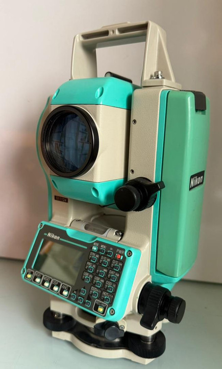 دوربین توتال استیشن نیکون DTM 352 دقت 5 ثانیه