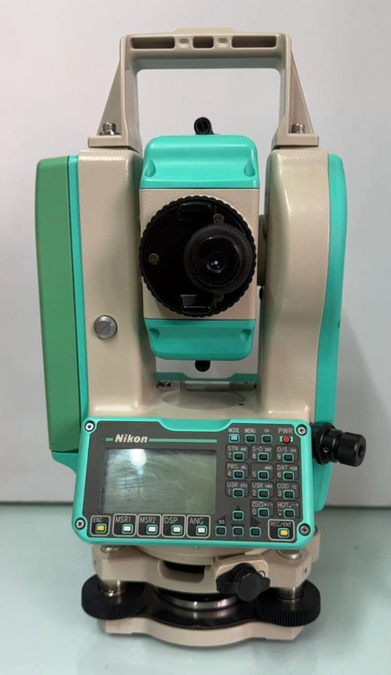 توتال استیشن نیکون DTM 352 دقت 5 ثانیه دو کمپانساتوره