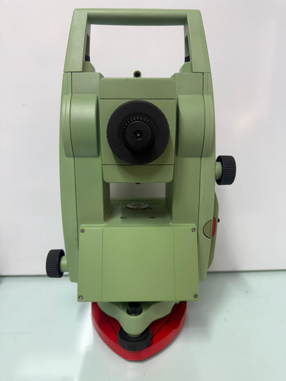 توتال استیشن لایکا TC 805 دقت 5 ثانیه یکطرف کیبرد