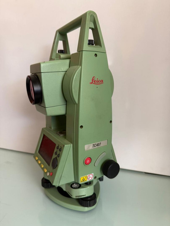 خرید توتال استیشن لایکا مدل TC 407 با متعلقات