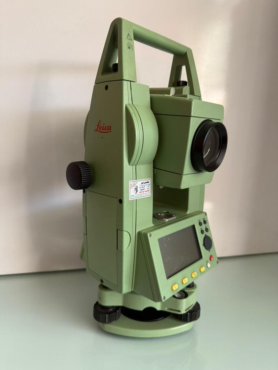 خرید توتال استیشن لایکا مدل TC 407 یک طرف کیبرد