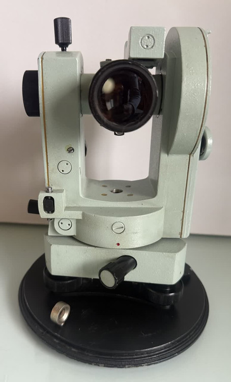 خرید تئودولیت مکانیکی روسی 2T30N کارکرده