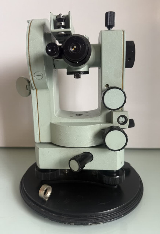 خرید تئودولیت مکانیکی روسی 2T30N کارکرده عدسی قوی