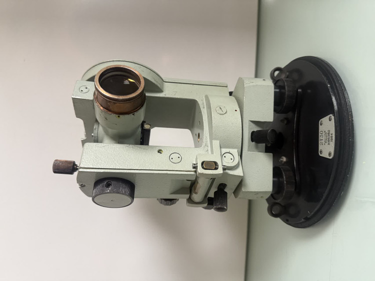 خرید تئودولیت مکانیکی روسی 2T30 کارکرده