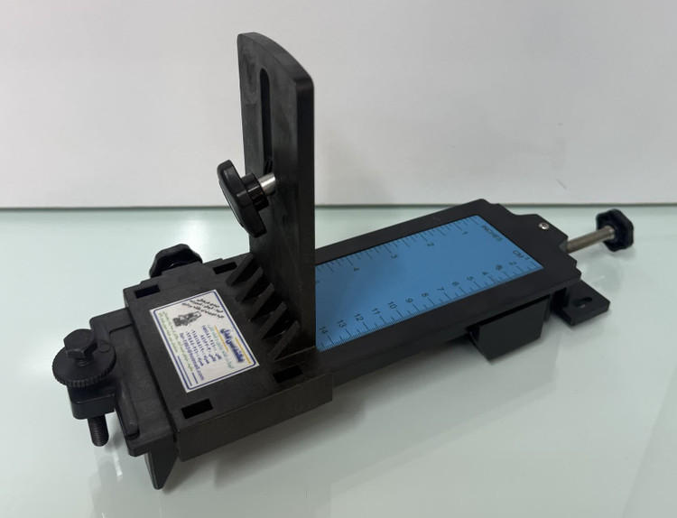 خرید پایه دیواری پلاستیکی با قابلت نصب روی دیوار