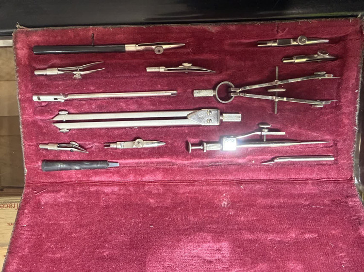 خرید ست پرگار مهندسی RIEFLER A55 با کیف