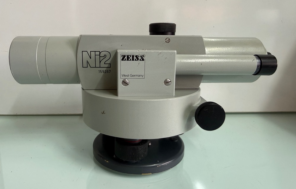 ترازیاب اتوماتیک زایس مدل NI2