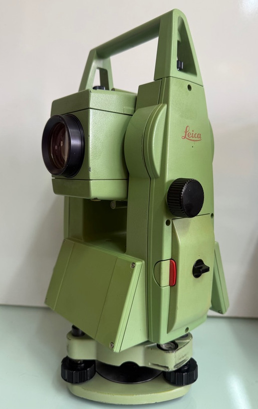 توتال استیشن لایکا Leica TCR805 Power دقت ۵ ثانیه