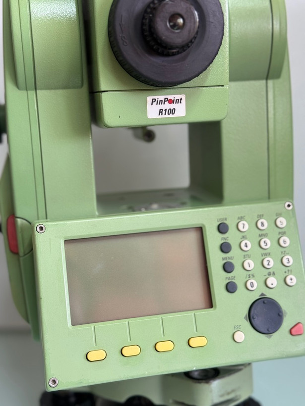 توتال استیشن لایکا Leica TCR805 Power دقت ۵ ثانیه